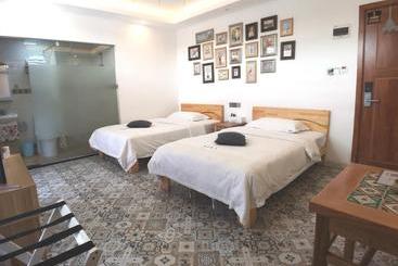 پانسیون Emerald Adventures Guesthouse