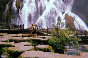 پانسیون Emerald Adventures Guesthouse