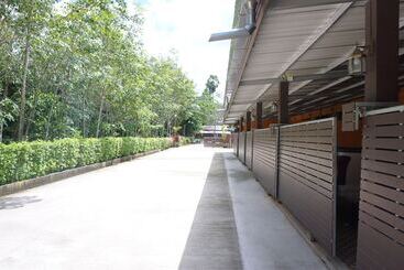 פנסיון Happy Resort Phang Nga