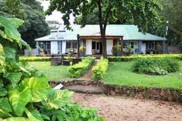 پانسیون Monkey Bay Beach Lodge