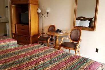 Plaza Motel