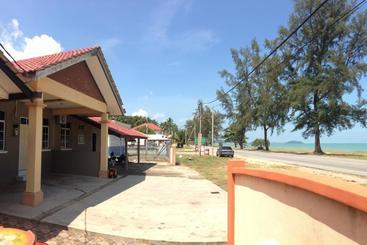 פנסיון Anggun Beach Guest House