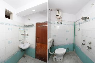 Oyo 27695 Hotel Relation