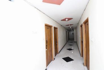 Oyo 27695 Hotel Relation