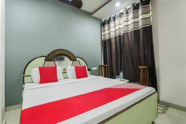 Oyo 28176 Hotel President