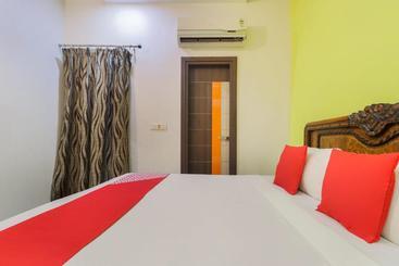Oyo 28176 Hotel President