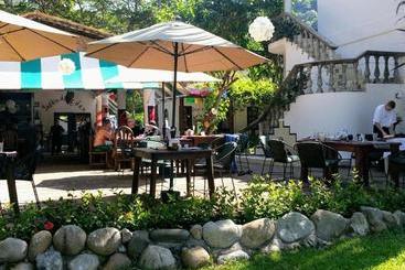 هتل Hacienda Eden