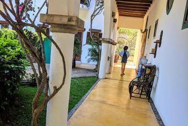 هتل Hacienda Eden