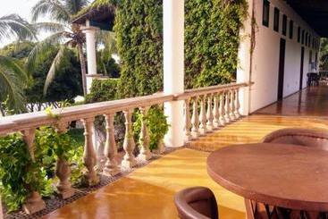 هتل Hacienda Eden