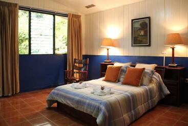 צימר Horquetas River Lodge