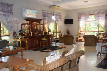 هتل Yadanar Theingha