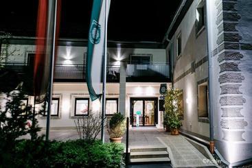ホテル Schlosstaverne Thannhausen