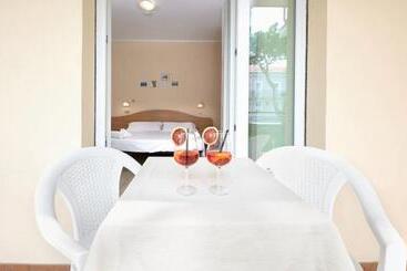 فندق Arlecchino Riccione