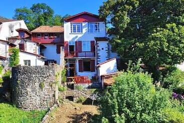 هاستل L Auberge Du Pèlerin   St Jean Pied De Port