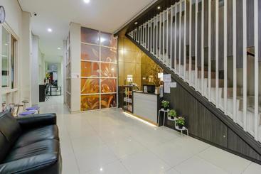 پانسیون Reddoorz Near Samarinda Central Plaza