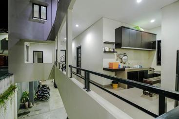 پانسیون Reddoorz Near Samarinda Central Plaza