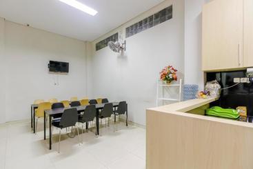 پانسیون Reddoorz Near Samarinda Central Plaza