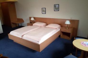 ベッドアンドブレックファースト Saar