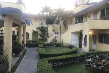 هتل Posada Montserrat