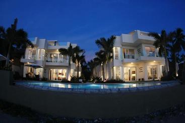 هتل Clara Vista Villas