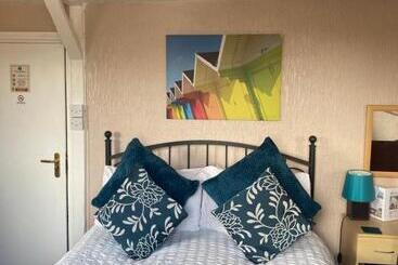 بنسيون White Heather Guest House