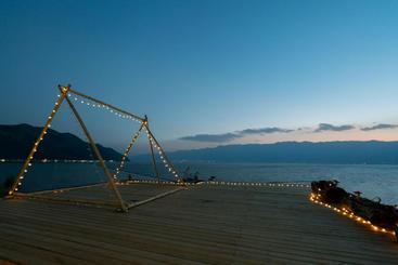 پانسیون Dali Erhai Baishe Seaview Inn