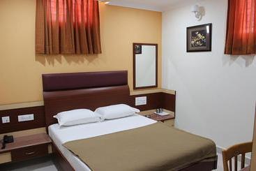 هتل Royal Residency