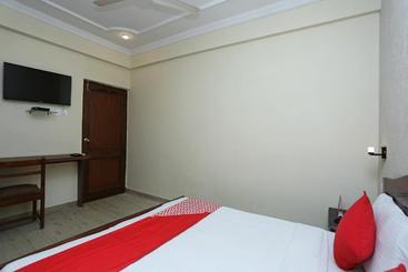 Oyo 10515 Hotel Vishnu Villas