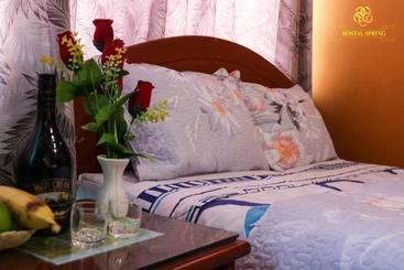 پانسیون Hostal Spring Ii