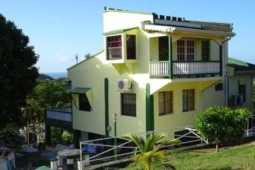 تختخواب و صبحانه Little Palace Bnb