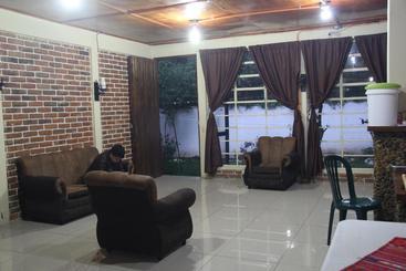 Hostal Dulces Sueños  Hostel