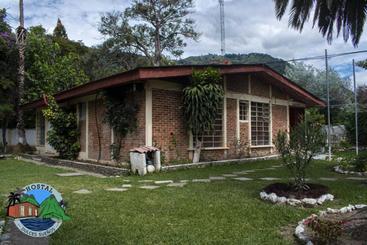 Hostal Dulces Sueños  Hostel