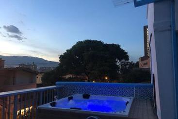 تختخواب و صبحانه Air Guest House