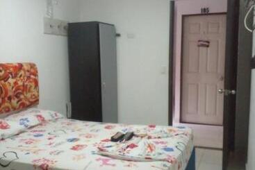 هاستل Montecarlos