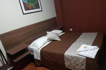 هاستل Cálido Hostal