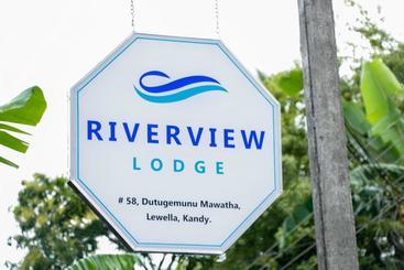 تختخواب و صبحانه Riverview Lodge