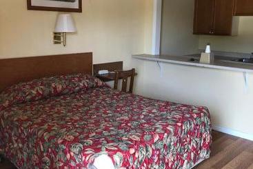 مُتل Country Host Inn