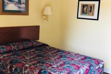 مُتل Country Host Inn