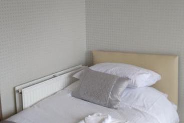 تختخواب و صبحانه Lochview Guest House