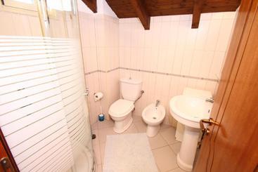 Apartments Athina Orikum