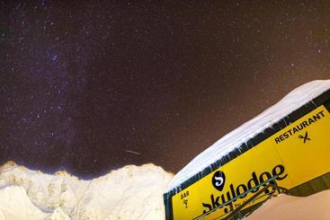 هاستل Skylodge By N Py