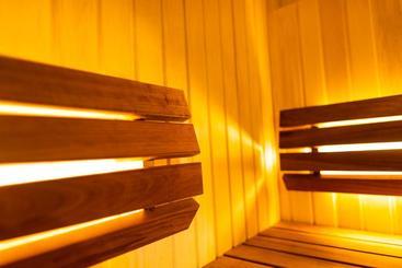 هاستل Skylodge By N Py