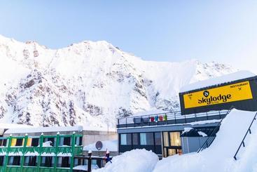 هاستل Skylodge By N Py
