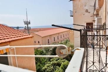 تختخواب و صبحانه Palazzo Melnis
