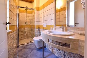 پانسیون Residenza Vinci Room & Suite