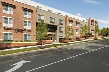 هتل Fairfield Inn & Suites By Marriott Charlottesville Downtown/university Area
