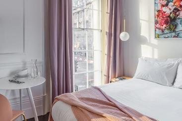 The Moorgate By Cove
