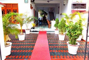 پانسیون Hilton Cottage