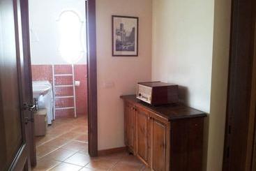تختخواب و صبحانه La Piccola Fattoria