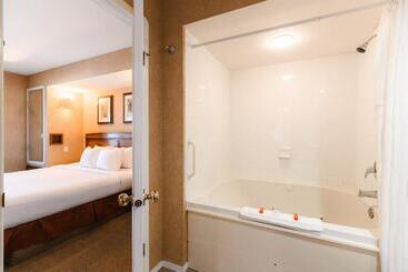 מלון דירות Mountain View Resort And Suites At Fairmont Hot Springs